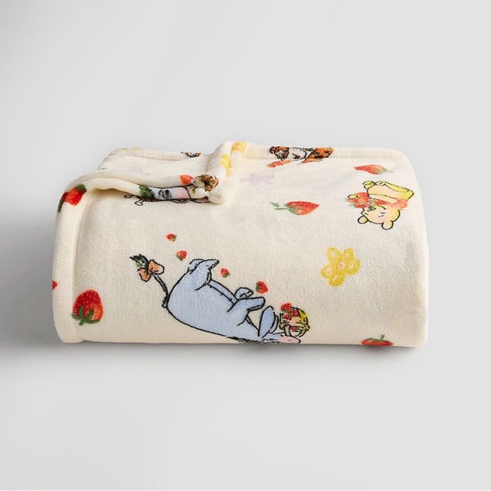 Disney’s Winnie the Pooh Plush Throw Blanket 60x72in. ~Soft Kids Bedding NWT